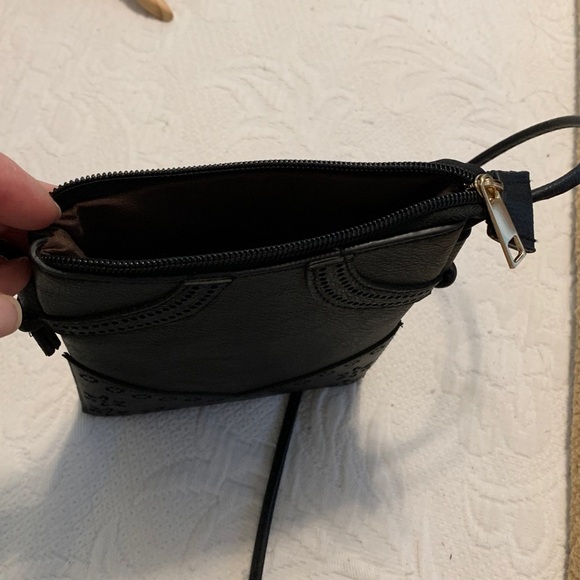Black Crossbody Bag - Picture 4 of 8